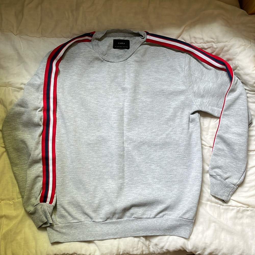 Men’s Zara sweatshirt
